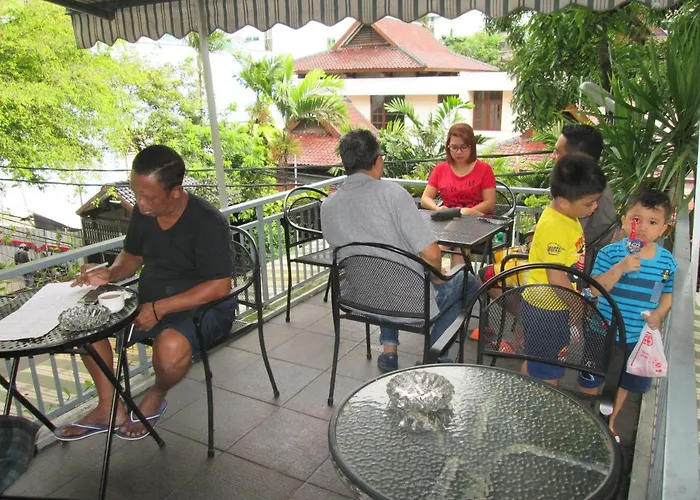 Bamboo Inn Hotel & Cafe Giacarta