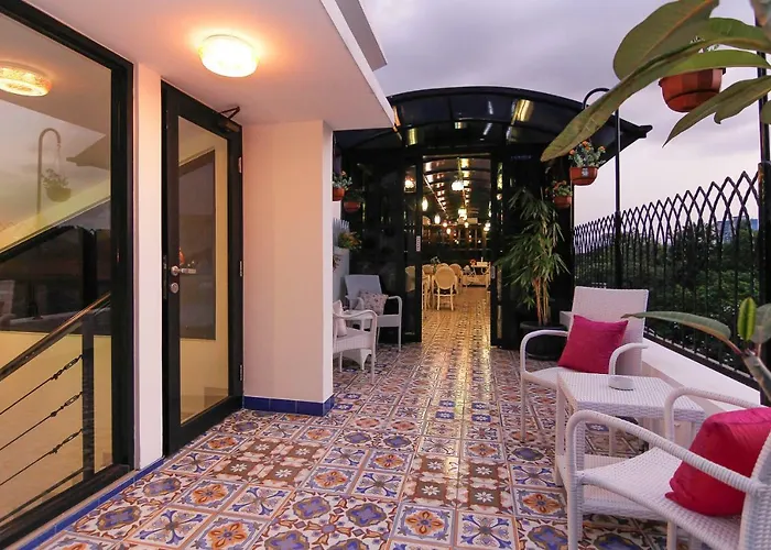 M Home Giacarta